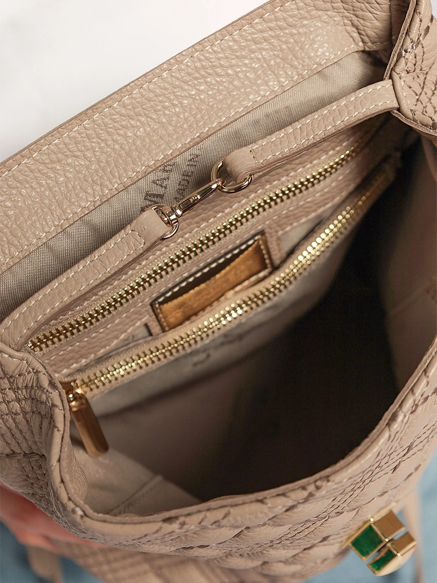 Рюкзак цвета каппучино с геометричной строчкой